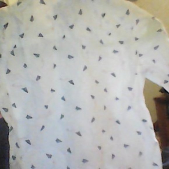 long sleeve white shirt paper plane design - Picture 3 of 6